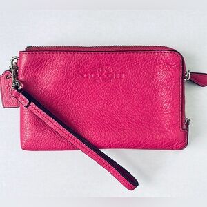 Coach Double Corner Zip Around Wristlet. Pink